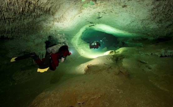 Phát hiện hệ thống hang động dưới nước được đánh giá là lớn nhất hành tinh tại Mexico (25/1/2018)